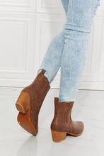 Rear angle of stacked heel on Brown
MMShoes Love the Journey Stacked Heel Chelsea Boot in Chestnut