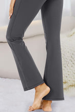 close up of bottom leg hem on dark gray velapocket pants