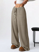Casual outfit idea: Taupe Orvella LumaTide Pants for easy weekends, brunch dates, or market days.