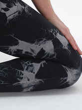 close-up folded leg stretch in veloraform leggings black
